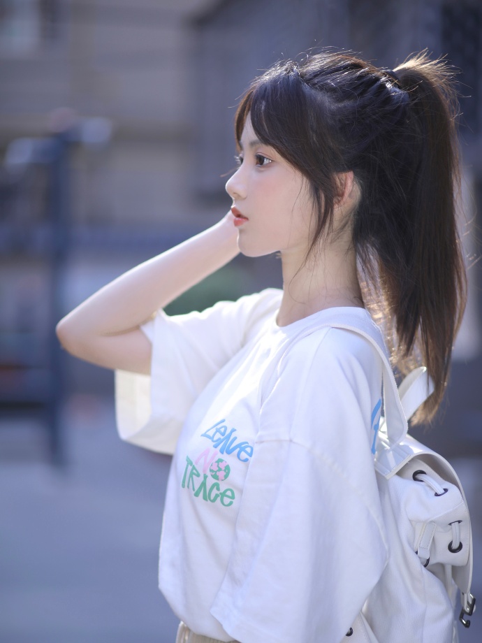 可怜的东西 封面